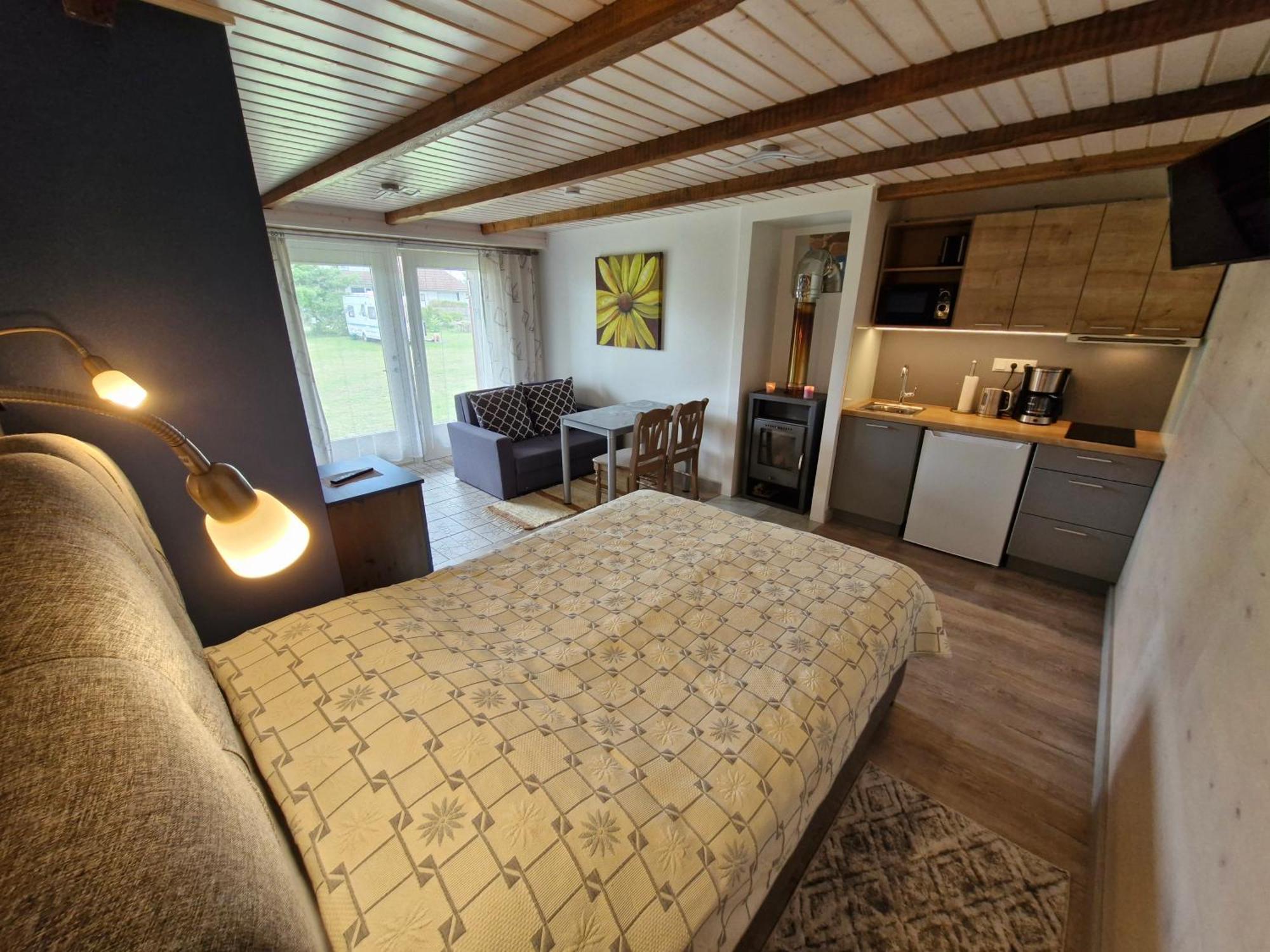 Piibelehe Guest Accommodation Kuressaare Dış mekan fotoğraf